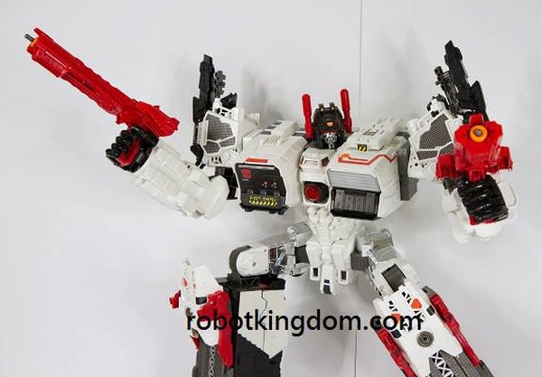 First Look At Metroplex Hong Kong Exclusive Transformers Genarations Action Figure  (9 of 20)